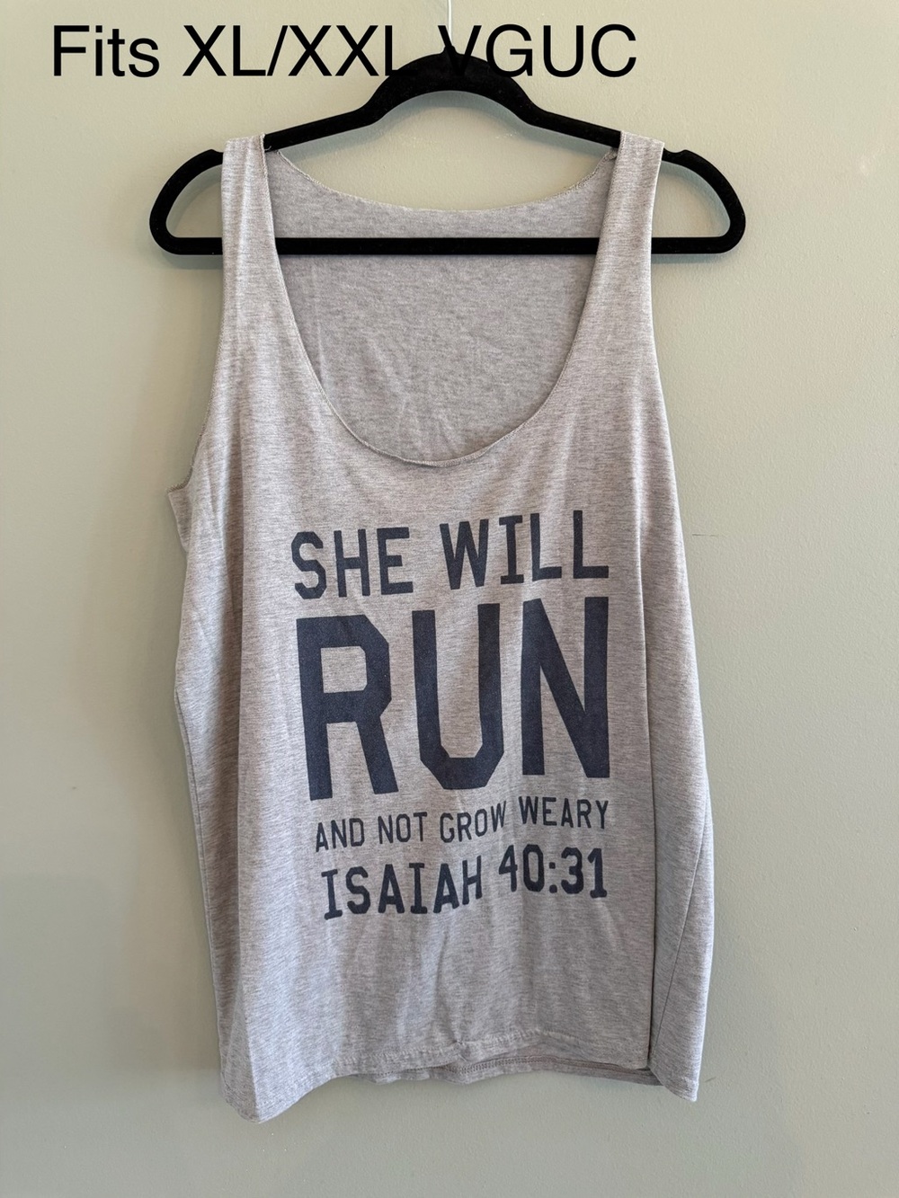 She Will Run Isaiah 40:31 Scoop Neck Tank Top - Gray